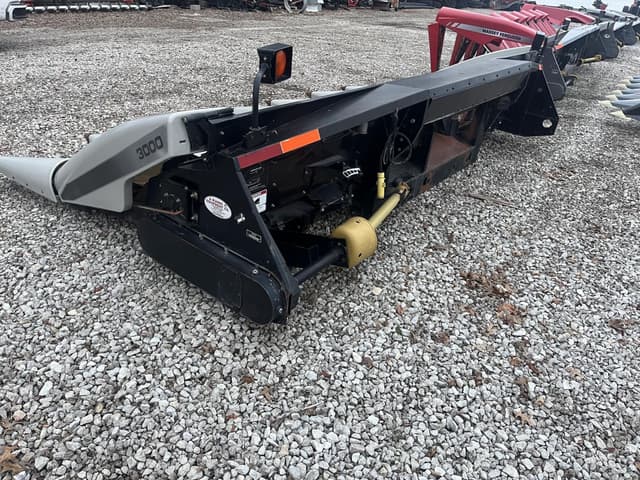 Image of Gleaner 3000 equipment image 2
