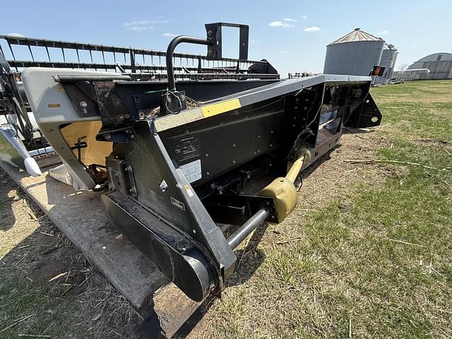 Image of Gleaner 630 equipment image 1