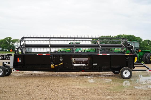 Image of Gleaner 8000 equipment image 4
