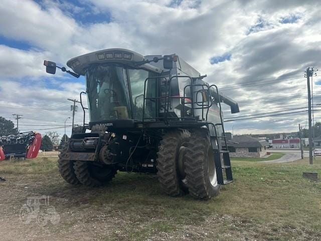 2003 Gleaner R65 Equipment Image0