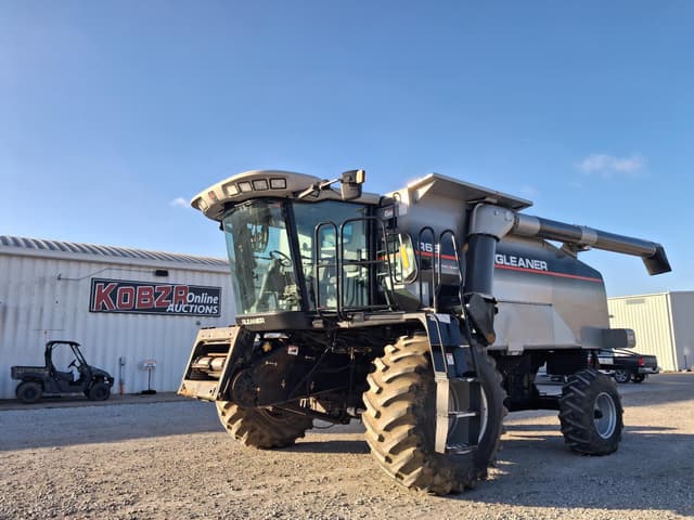 Image of Gleaner R65 equipment image 1