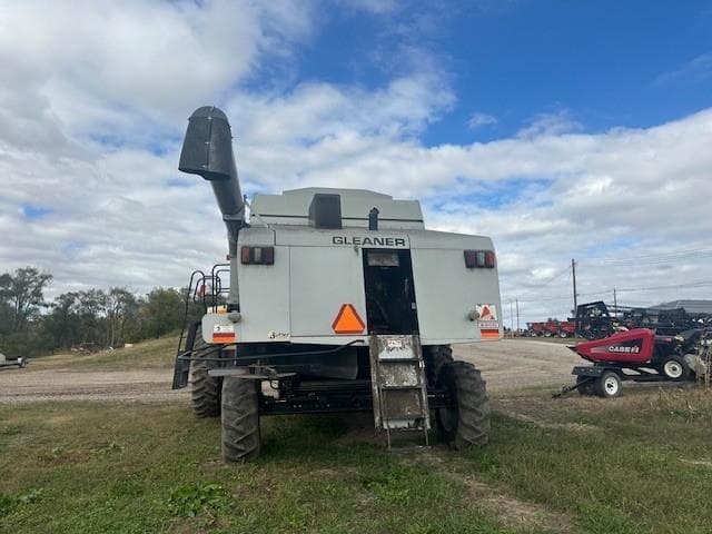 Image of Gleaner R65 equipment image 3