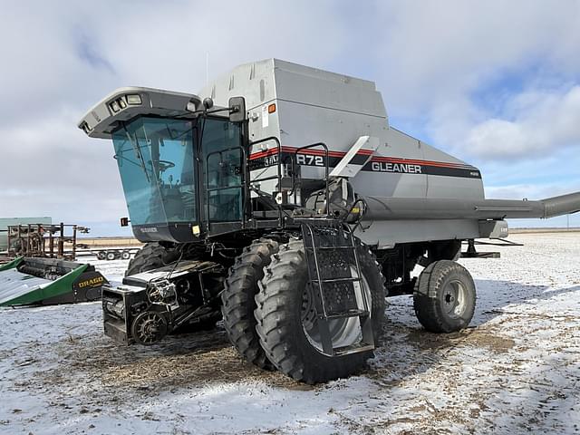 Image of Gleaner R72 equipment image 1