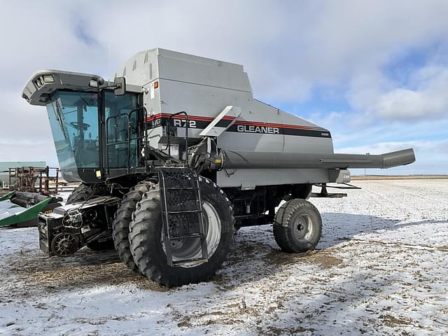 Image of Gleaner R72 equipment image 2