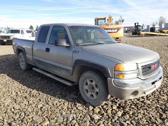 Image of GMC 1500 equipment image 2