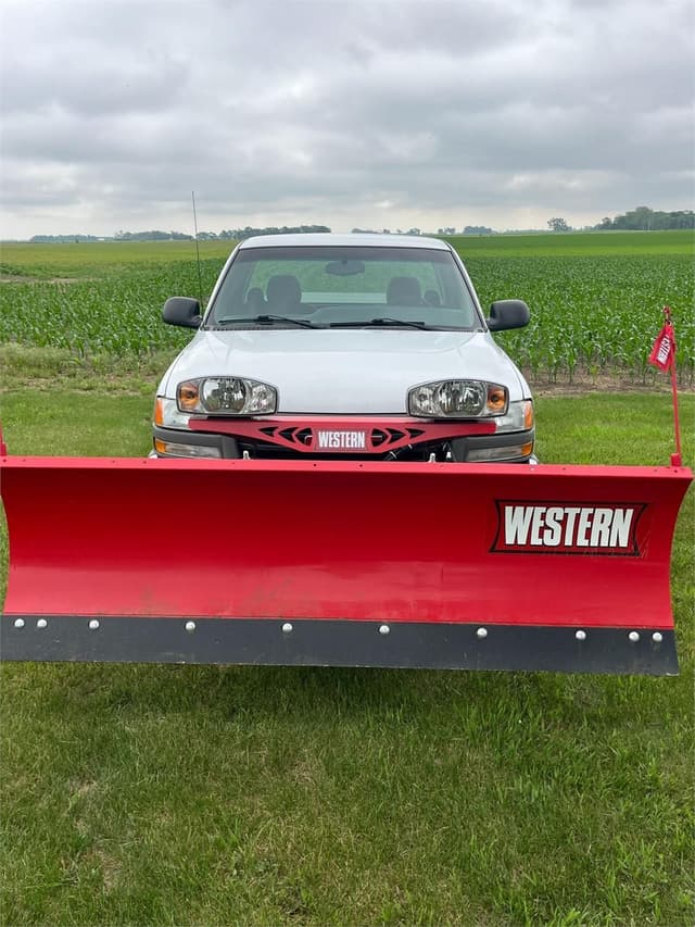 Image of GMC 1500 equipment image 3