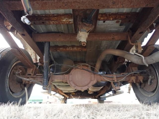 Image of GMC Sierra 1500 equipment image 4