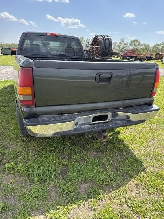 Image of GMC 1500 equipment image 3