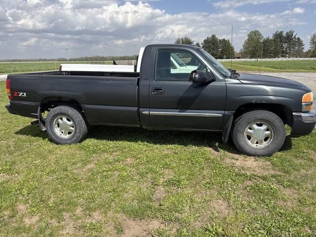 Image of GMC 1500 equipment image 2