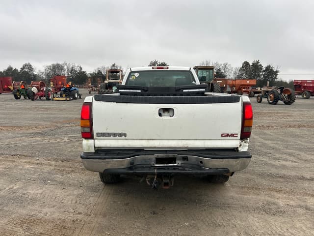 Image of GMC 2500 equipment image 3