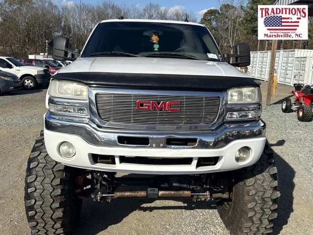 Image of GMC 2500 equipment image 3