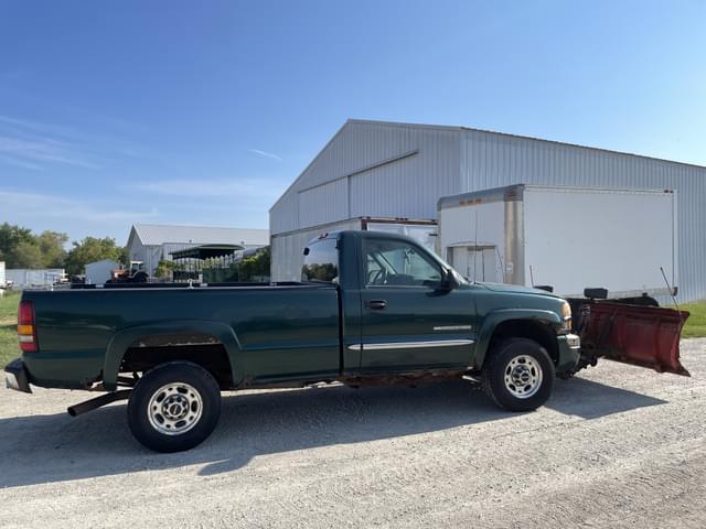 Image of GMC 2500HD equipment image 4