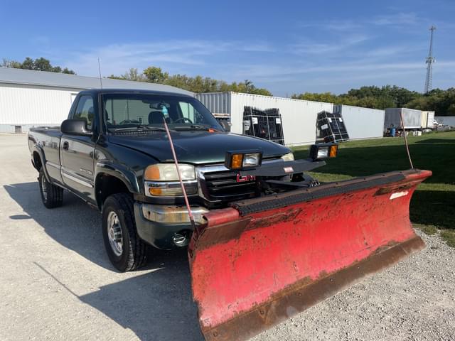 Image of GMC 2500HD equipment image 2