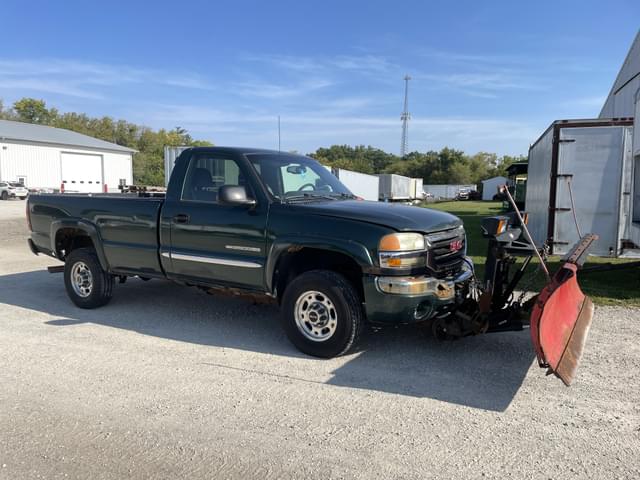 Image of GMC 2500HD equipment image 3