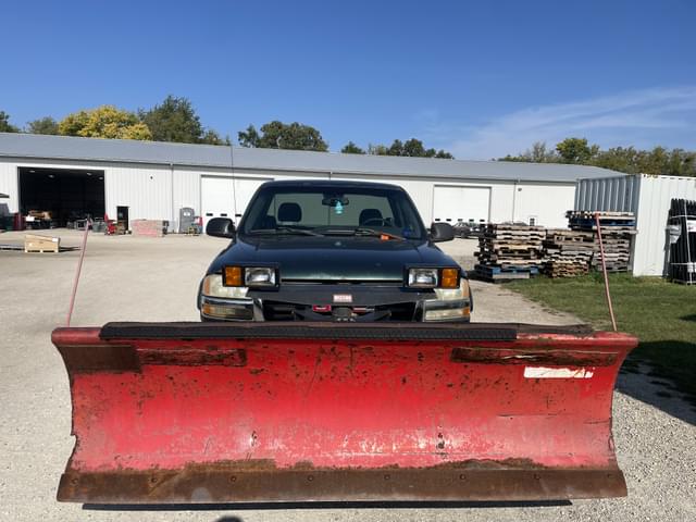 Image of GMC 2500HD equipment image 1