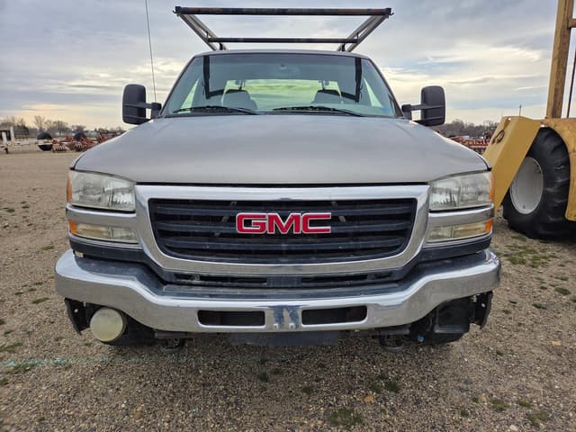 Image of GMC 2500 equipment image 2