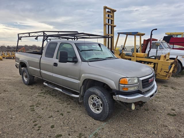 Image of GMC 2500 equipment image 1