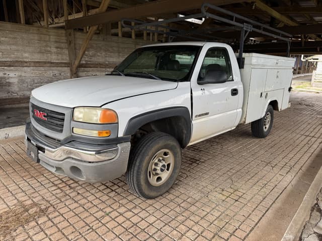 Image of GMC 2500HD equipment image 1