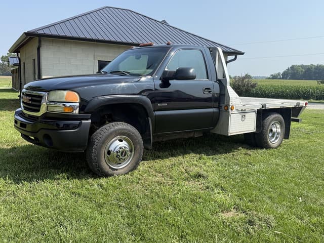 Image of GMC 3500 equipment image 1