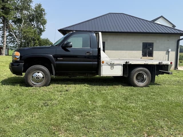 Image of GMC 3500 equipment image 3