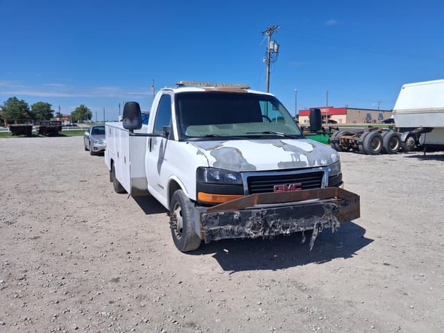 Image of GMC 3500 equipment image 3