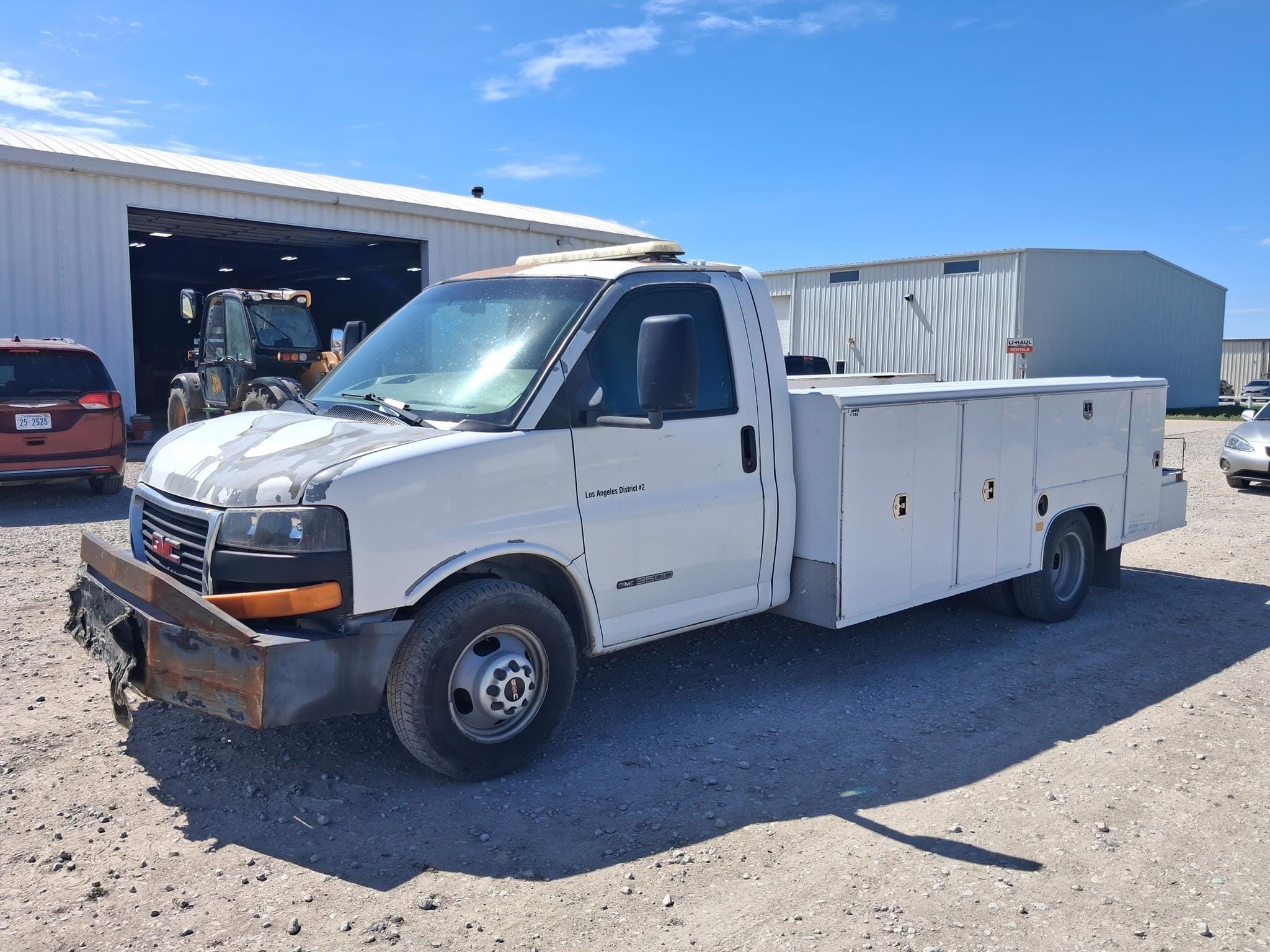 2003 GMC 3500 Equipment Image0