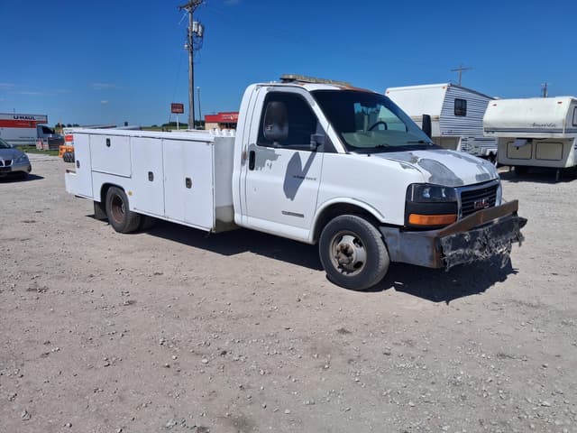 Image of GMC 3500 equipment image 4