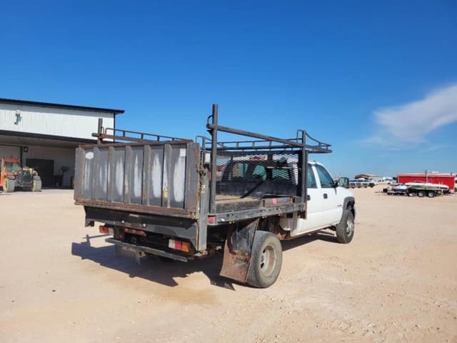 Image of GMC 3500 equipment image 4