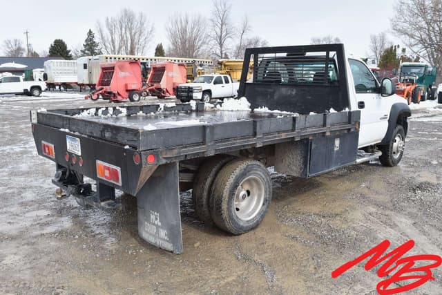 Image of GMC 3500 equipment image 4