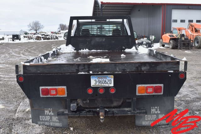 Image of GMC 3500 equipment image 3