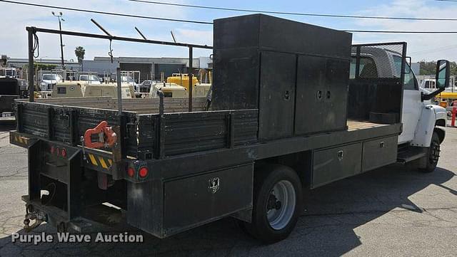 Image of GMC C5500 equipment image 4