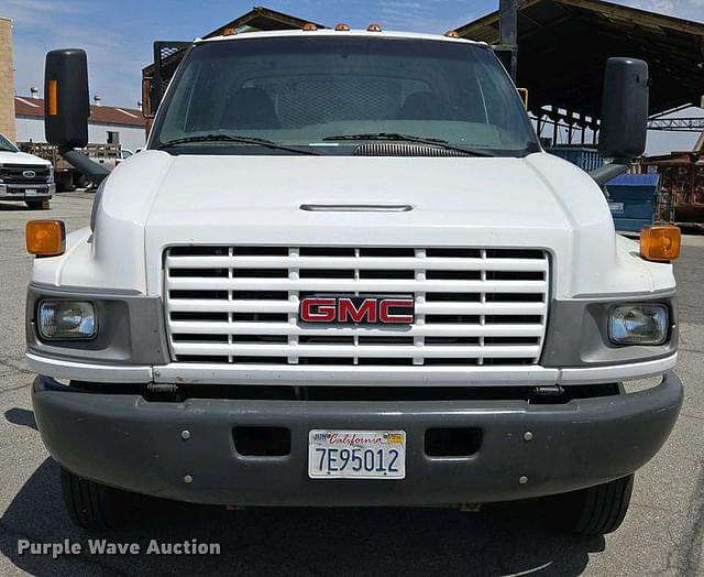Image of GMC C5500 equipment image 1