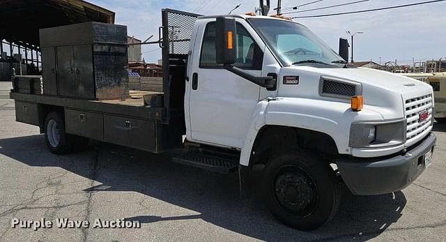 Image of GMC C5500 equipment image 2