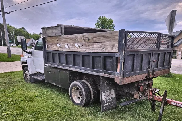 Image of GMC C4500 equipment image 4