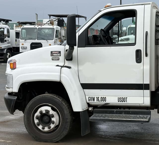Image of GMC C4500 equipment image 1