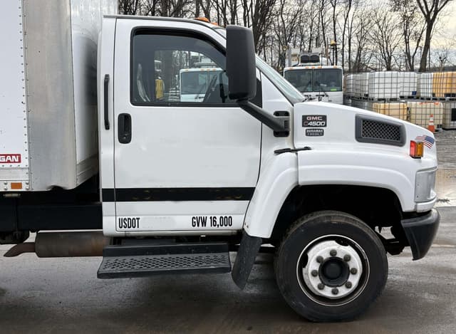 Image of GMC C4500 equipment image 4