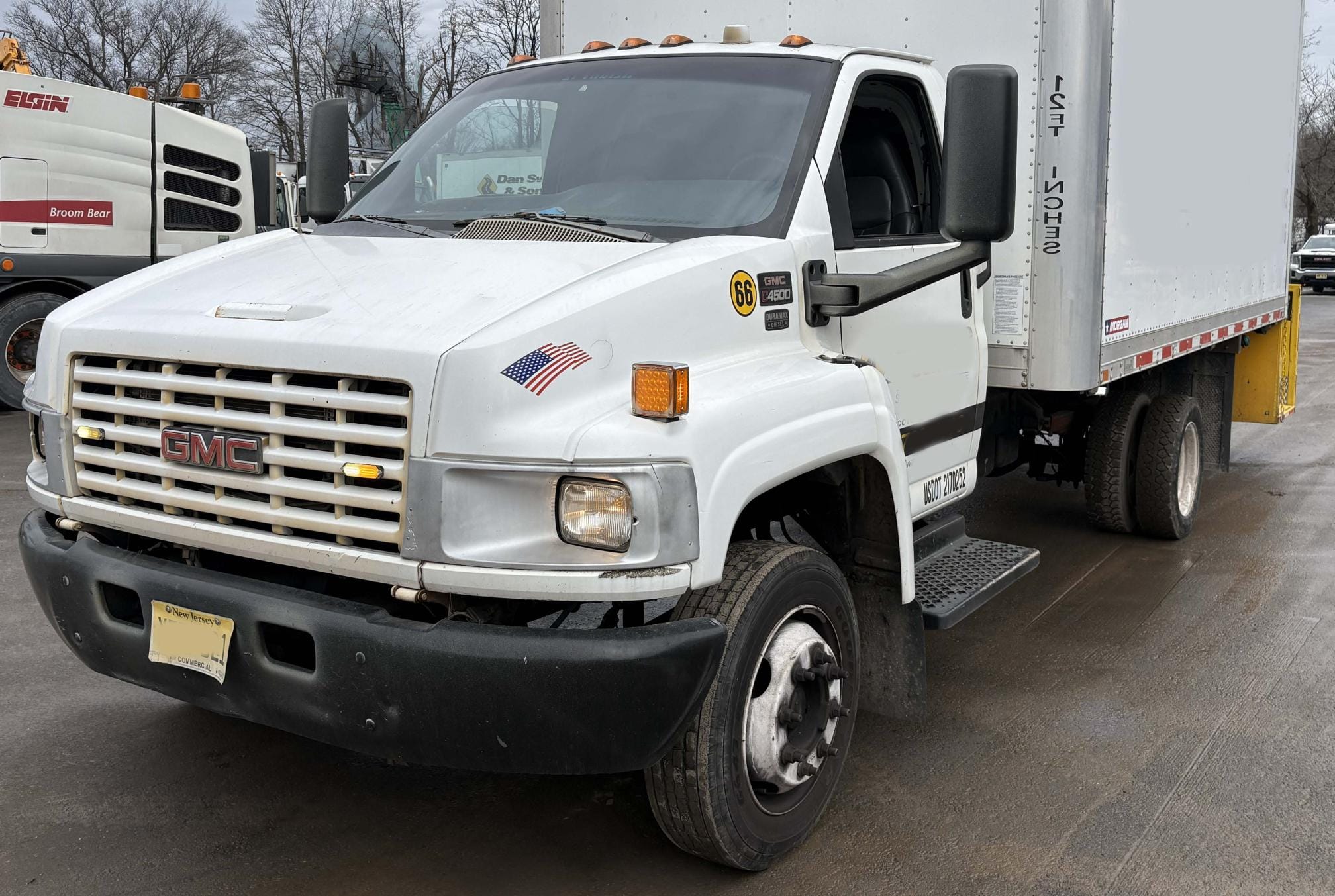 2003 GMC C4500 Equipment Image0