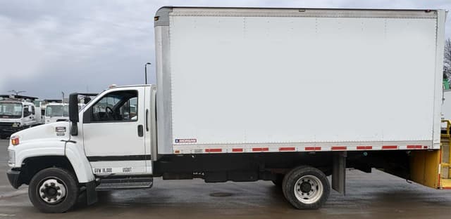 Image of GMC C4500 equipment image 2