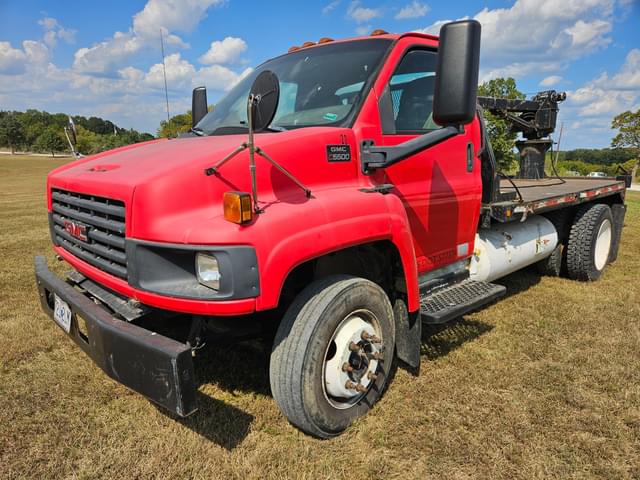 Image of GMC C5500 equipment image 2