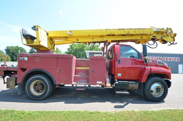 Image of GMC C7500 equipment image 4