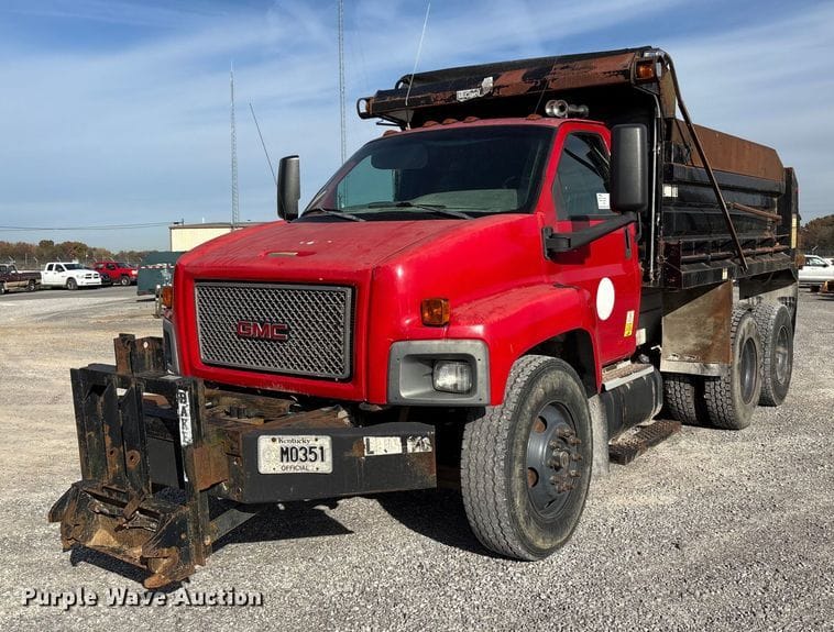 2003 GMC C8500 Equipment Image0