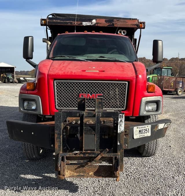 Image of GMC C8500 equipment image 1