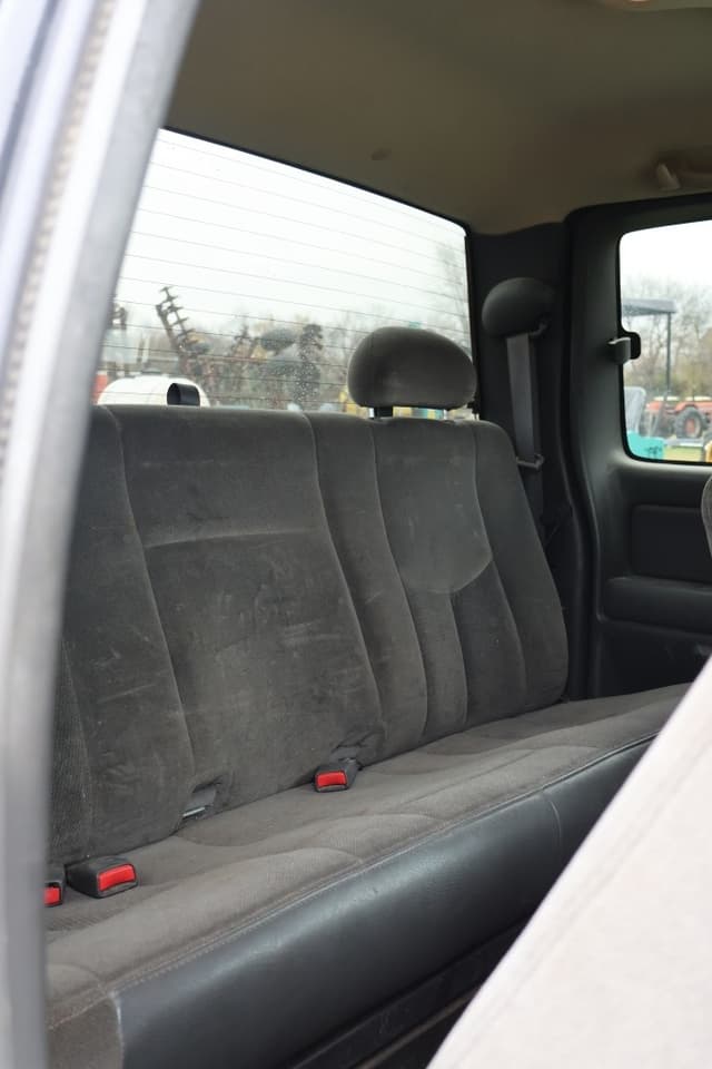 Image of GMC K2500 equipment image 4