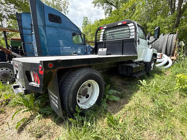 Image of GMC 6500 equipment image 1