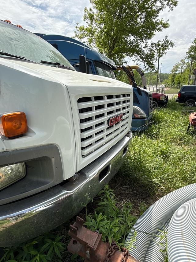 Image of GMC 6500 equipment image 2