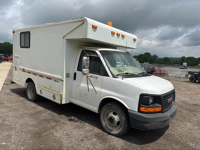 Image of GMC Savana G3500 equipment image 1