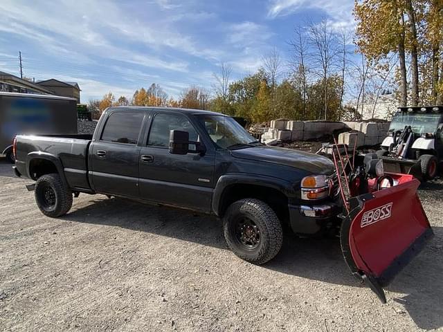 Image of GMC Sierra equipment image 3