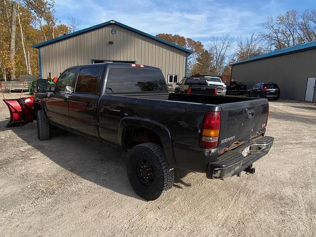 Image of GMC Sierra equipment image 2