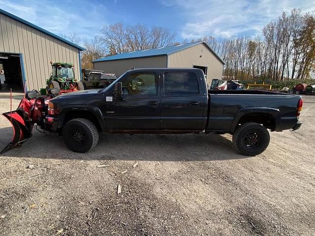 Image of GMC Sierra equipment image 1