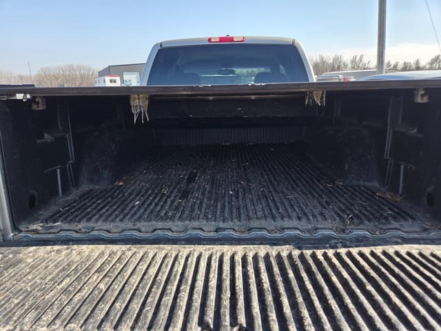 Image of GMC Sierra 1500 equipment image 4